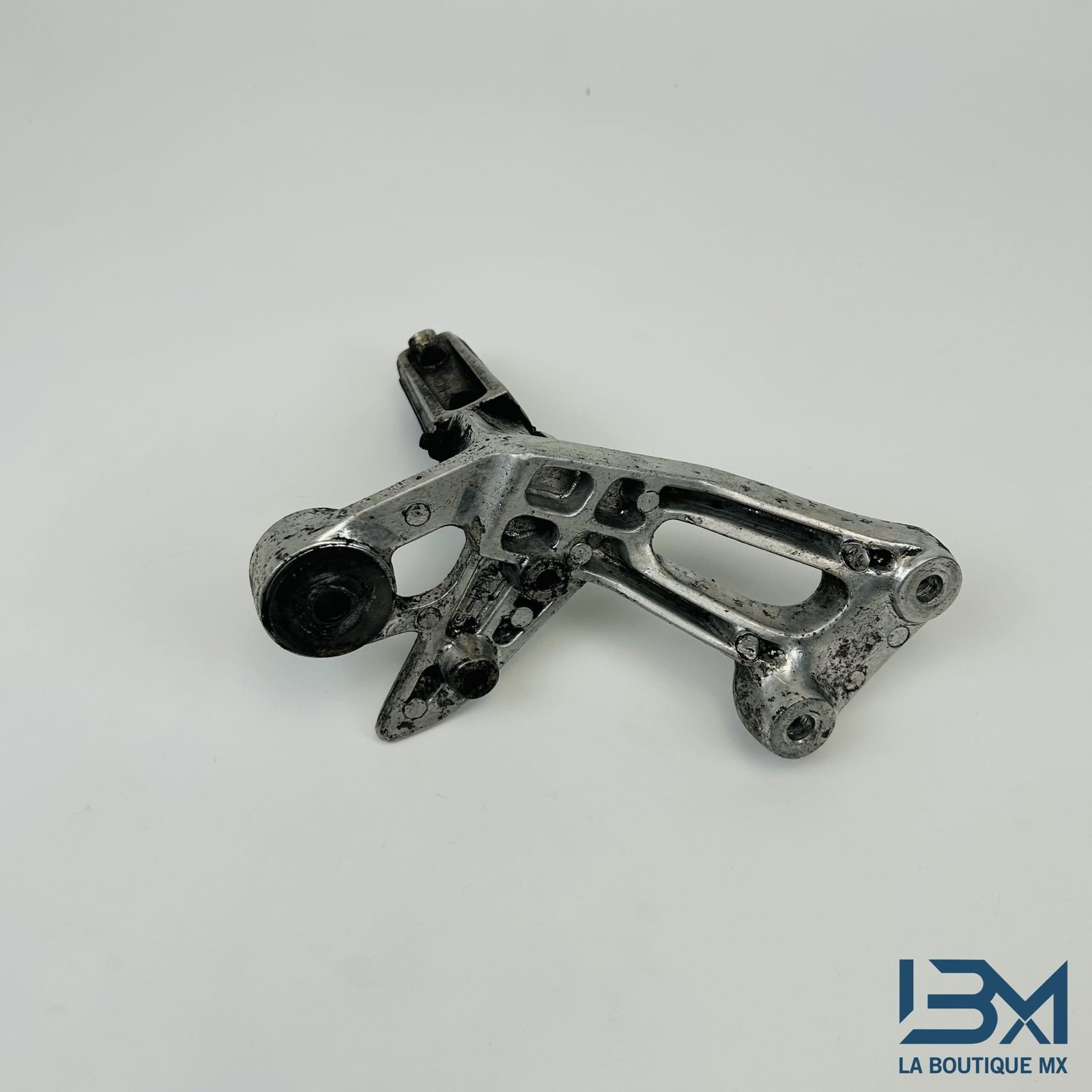 Support de cale pied arrière droit xj 900 s diversion 1996 - 2002 – Image 3