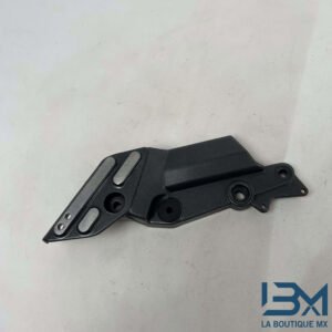 Platine repose pied avant droit Triumph 900 Sprint 1992 - 1998