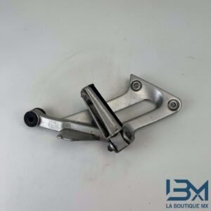 Platine de repose pied arrière droite 1300 FJR 2003 - 2005
