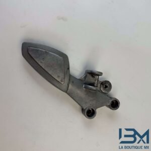 Platine repose pied arrière gauche Triumph 955 Sprint ST 1999 - 2004